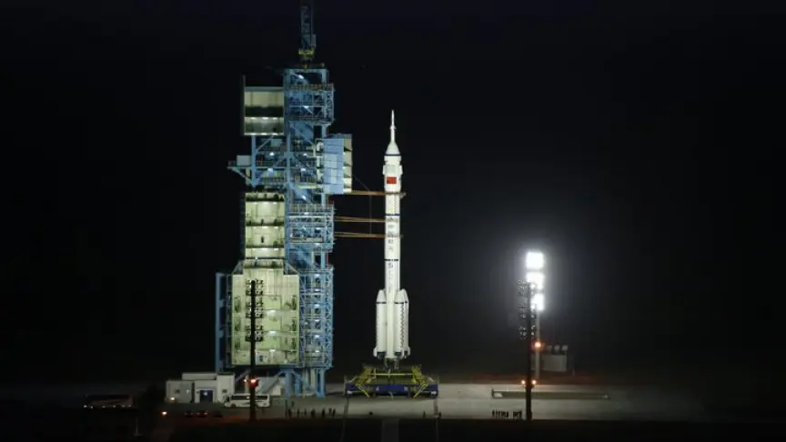 Китай успешно запустил в космос пилотируемый корабль «Шэньчжоу-11». Что дальше?