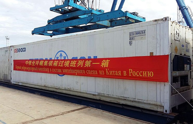 Первые рефконтейнерные поезда с китайскими фруктами и овощами прибыли в Москву